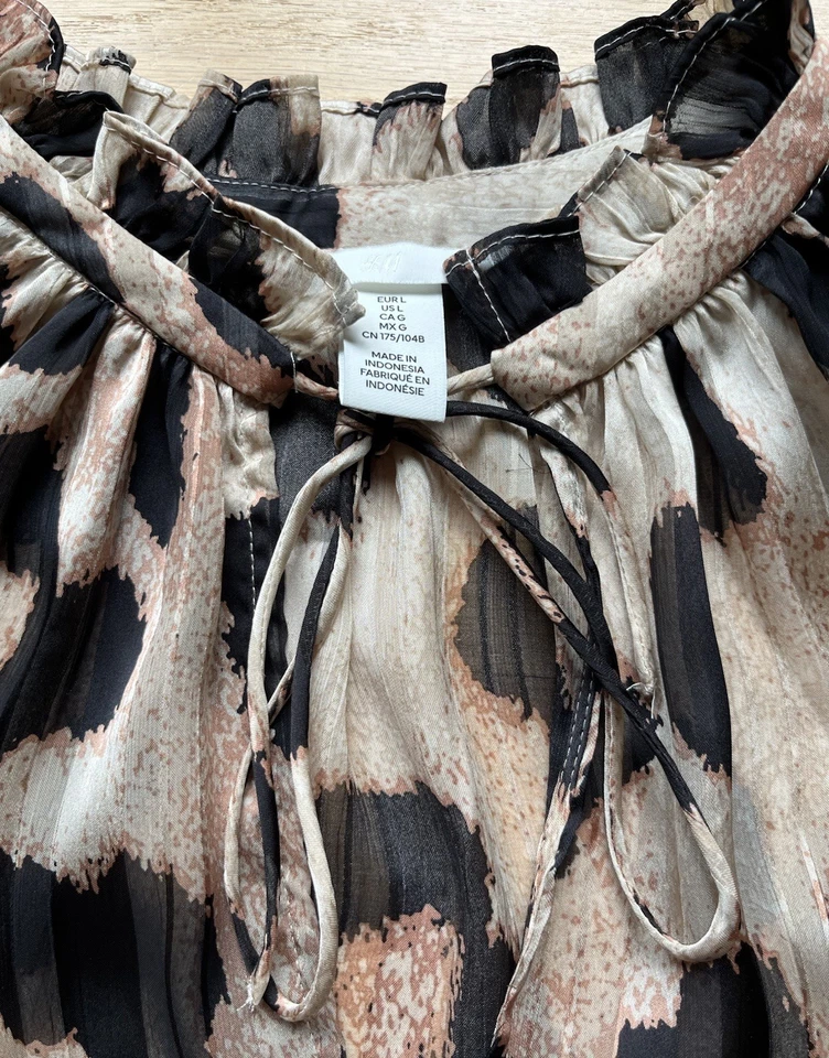 Women’s H&M Fringed Tie Neck Sheer Leopard Print Blouse Size Large - Image 4 of 4