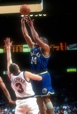 Jim Jackson Dallas Mavericks shoots over Rex Chapman Washington Bu- Old Photo 1