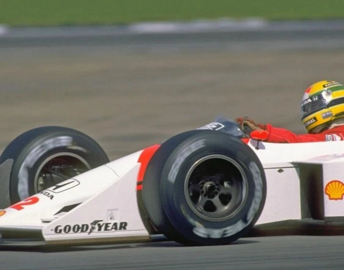 Carte Postale Ayrton Senna - Formule 1 - Pilote De Légende - Bon état