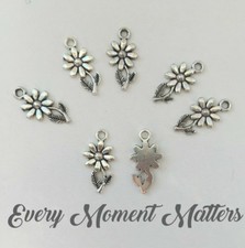 20 x Tibetan Silver DAISY FLOWER PLANT 19x10mm Charms Pendant