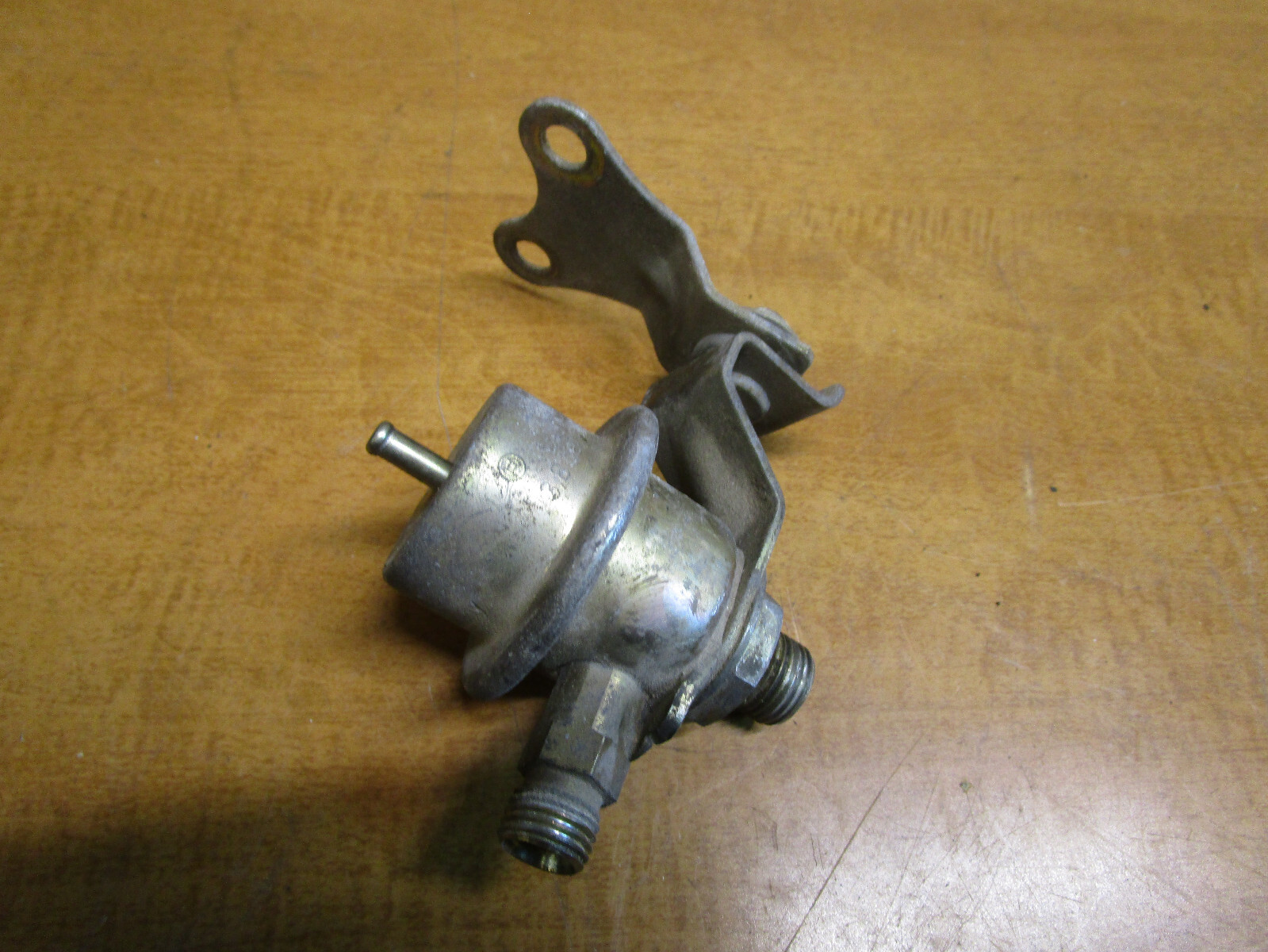 Ferrari 348,Mondial t- Fuel Pressure Regulator - P/N 147281