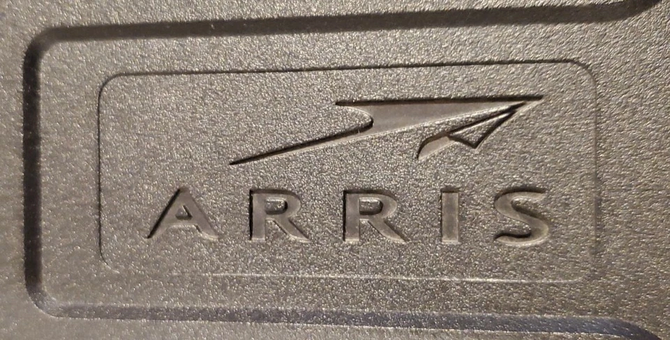 ARRIS TM602G/115 Touchstone Telephony DOCSIS 3.0 CABLE MODEM TM02AC1G6 with cord - Image 4 of 4