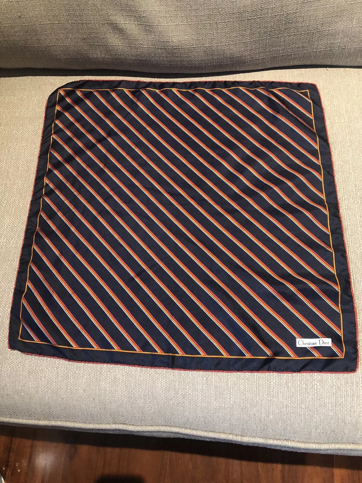 Foulard vintage Christian Dior 100% soie roulé main fabriqué en Italie