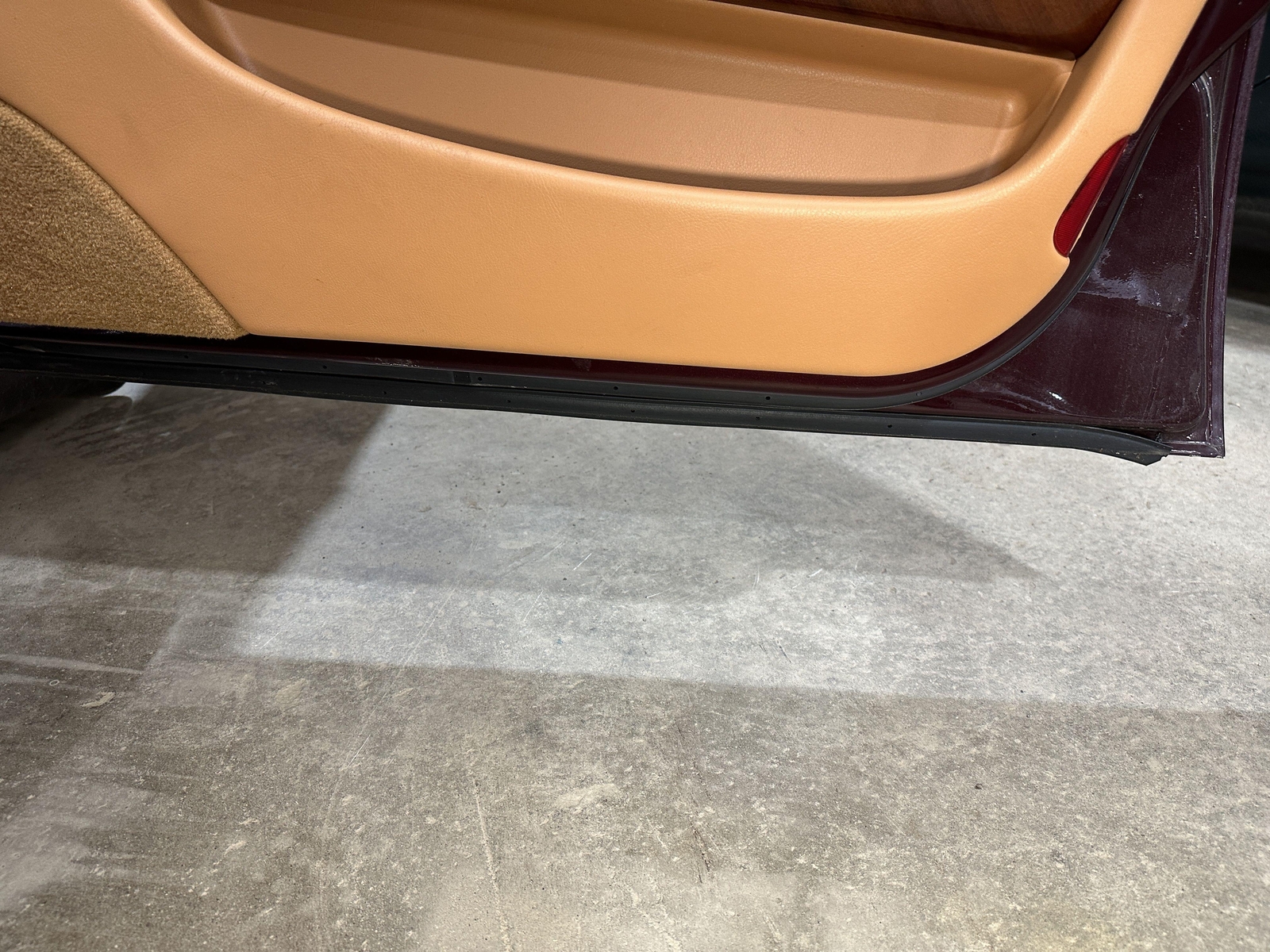 09 MASERATI QUATTROPORT PASSENGER RIGHT FRONT DOOR SHELL ONLY PAINT CODE BPM