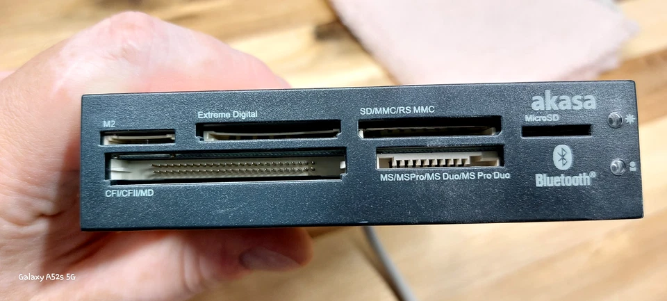 Interner Multi-Kartenleser/Multi-Cardreader inkl. Bluetooth von Akasa - Bild 3 von 3