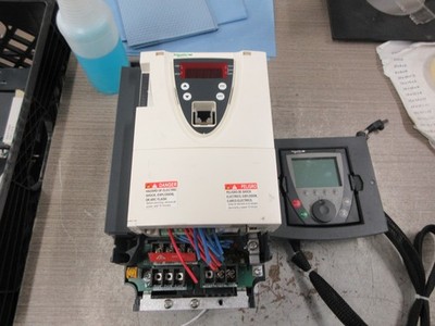 Schneider Electric Altivar 61 AC Drive ATV61HU40N4 5HP 3Ph Used