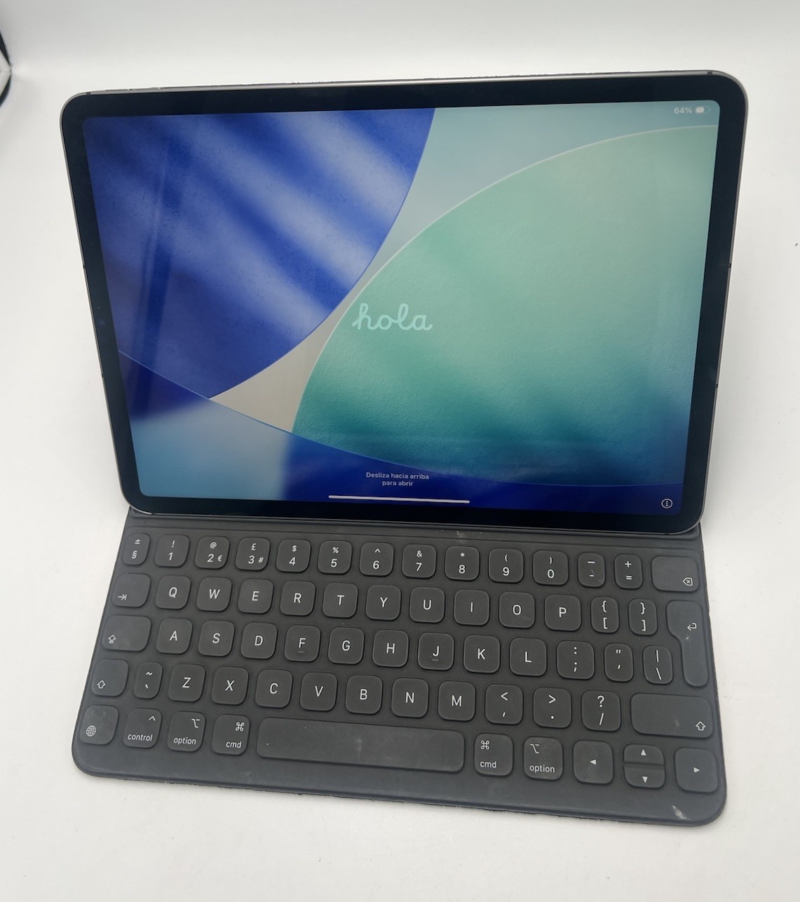 Apple iPad Pro 11"" M1 128GB WiFi + 5G Unlocked Space Grey + Keyboard 93%