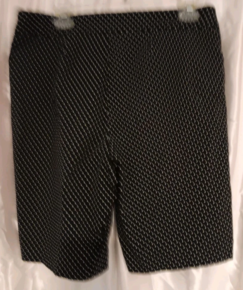 *George* Bermudas para mujer, talla grande, negras, lunares blancos, elásticas Foto 2 de 4