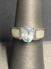 925 STERLING SILVER TOPAZ AND MOTHER OF PEARL RING SIZE 7
