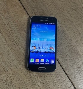 Samsung Galaxy S4 mini GT-19195 schwarz O2 Netzwerk 8GB 4,3" 8MP Android Smartphone