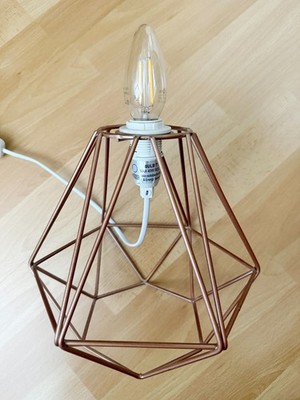 moderne Tischlampe Drahtgestell Roségold-Optik für E14 Bulb Type max. 40 W