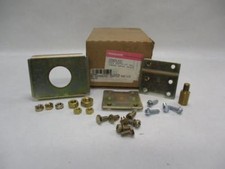 Honeywell 220829JCQ1 Q5001 Adapter Kit for Johnson Control Valve
