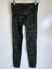 SPANX Seamless Green Camo Crop Leggings Small EUC