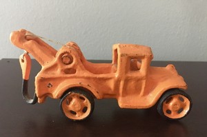 toy tow truck with working hook