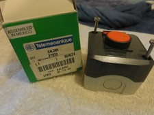 Schneider Electric Telemecanique XALD101 37933 Emergency Stop Red Push Button