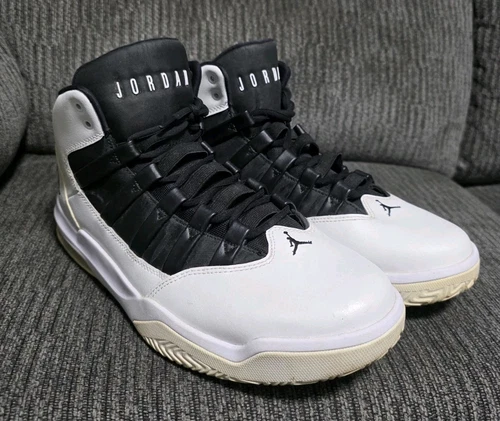Scarpe Jordan Max Aura bianche e nere taglia 9 US AQ9084 100