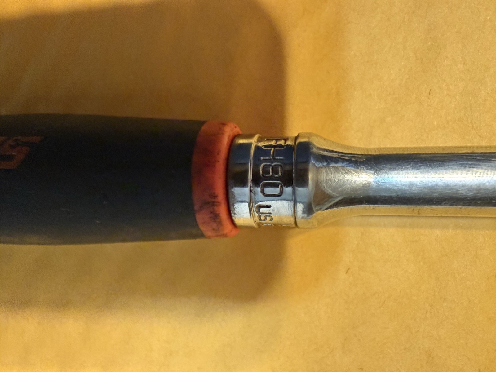 SNAP ON 3/8 Drive 9" Ratchet #FH80 red/black Cushion Grip Handle