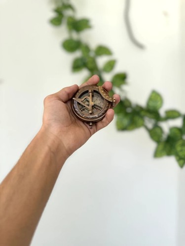 Brass Sundial Compass Nautical Working Engraved Compass - Picture 4 of 5