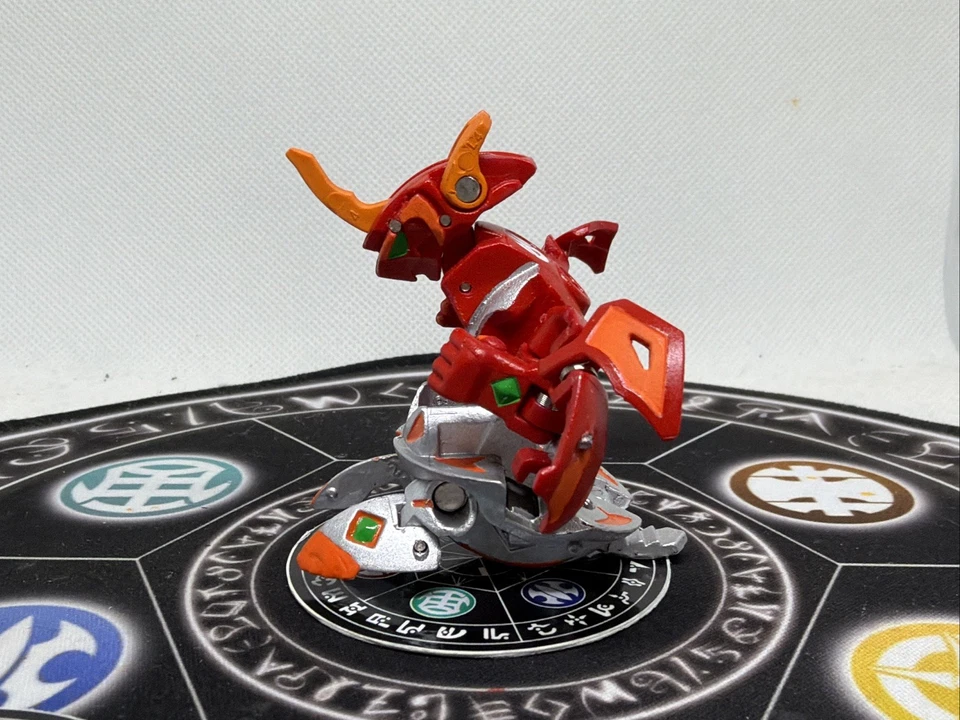 Anime pintado Bakugan Pyrus Titanium Dragonoid preciso difícil de encontrar Foto 4 de 4