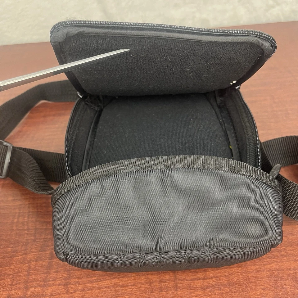 Case Logic Zippered CD Pouch, w/ Neck Strap,6x7x2.5 in - Image 2 of 4