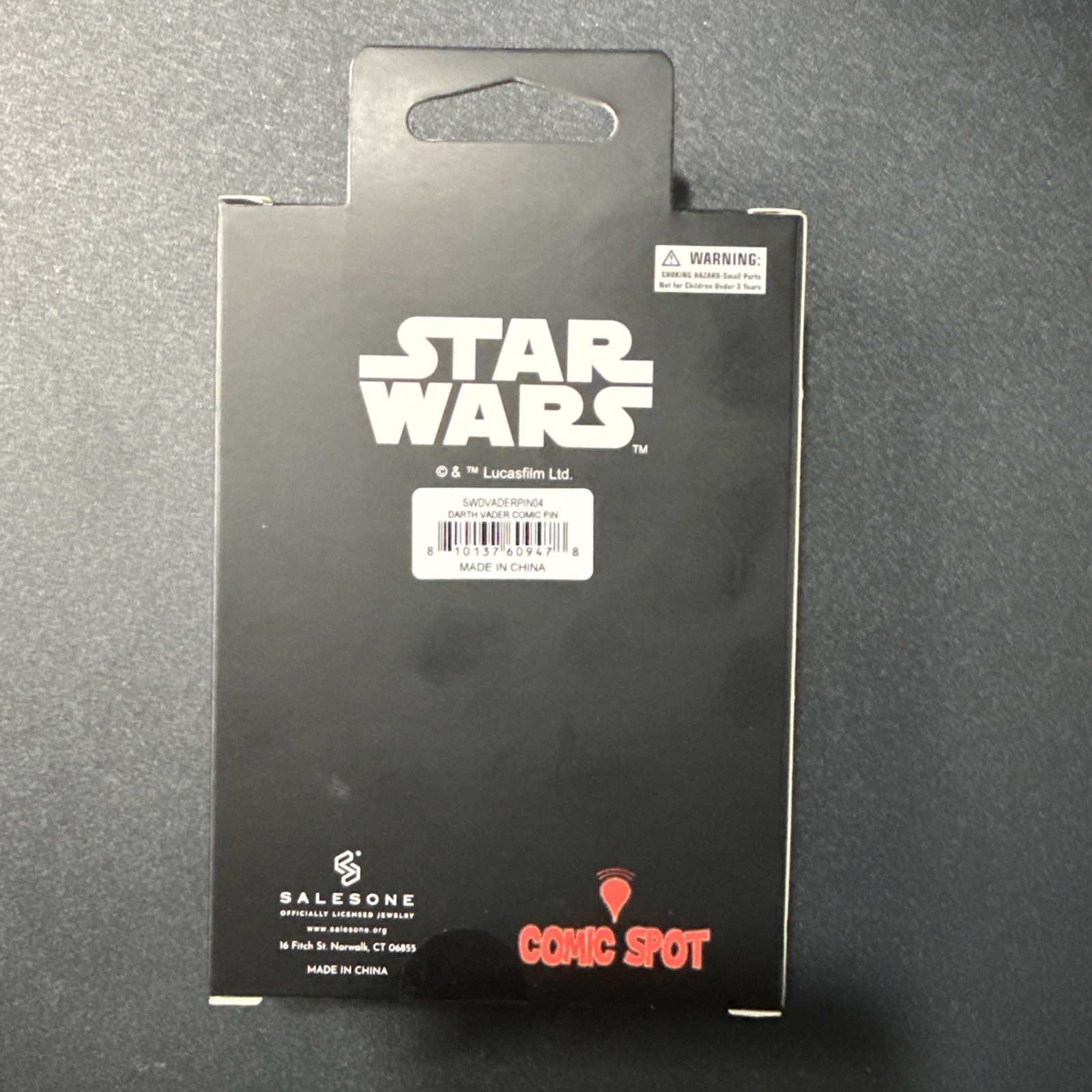 Spilla NYCC Star Wars Darth Vader Glow In The Dark. Sigillato mai aperto foto 2