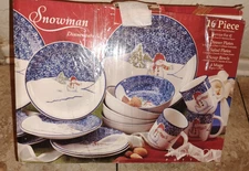 Christmas pottery 16 piece dinnerware plates mugs bowls Thomson Snowman