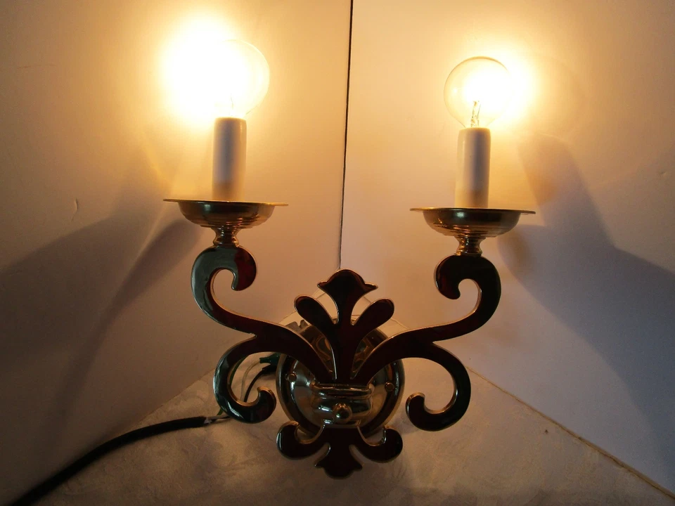 "Aplique de pared candelabro vintage 2 luces latón Italia importaciones mundiales 11"" T" Foto 3 de 4