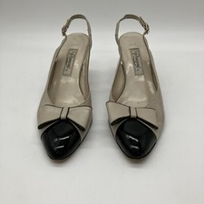 Adorable vintage slingback heels w bow detail and patent leather toe size 8.5 B