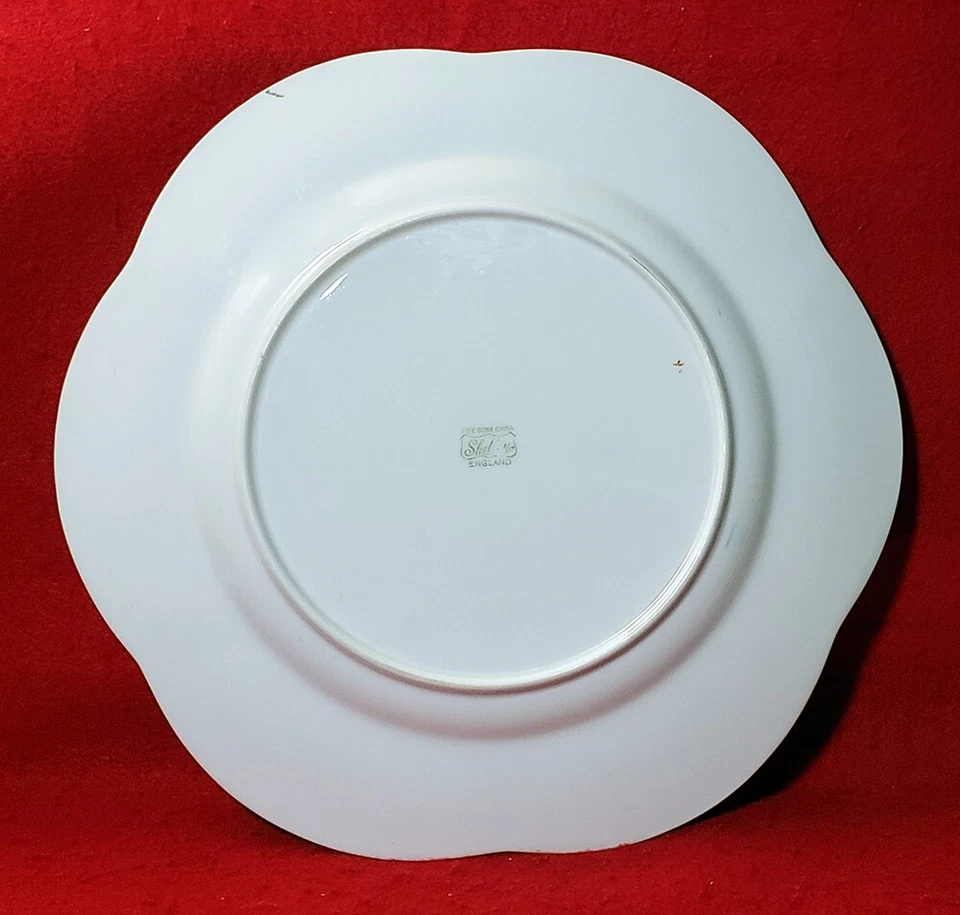 SHELLEY REGENCY DAINTY SHAPE 5-PIECE PLACE SETTING ENGLAND GOLD TRIM - Image 3 of 4