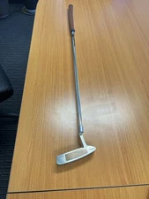 Scotty Cameron 2008 Buttonback Newport 2 34in Mint With Original Putter Cover