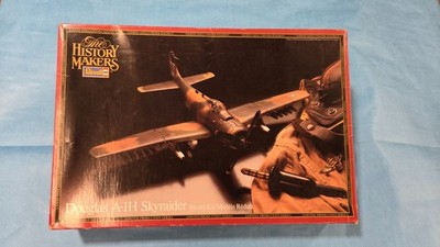 1983 Revell History Makers 1/40 Douglas A-1H Skyraider #8615 FOR PARTS