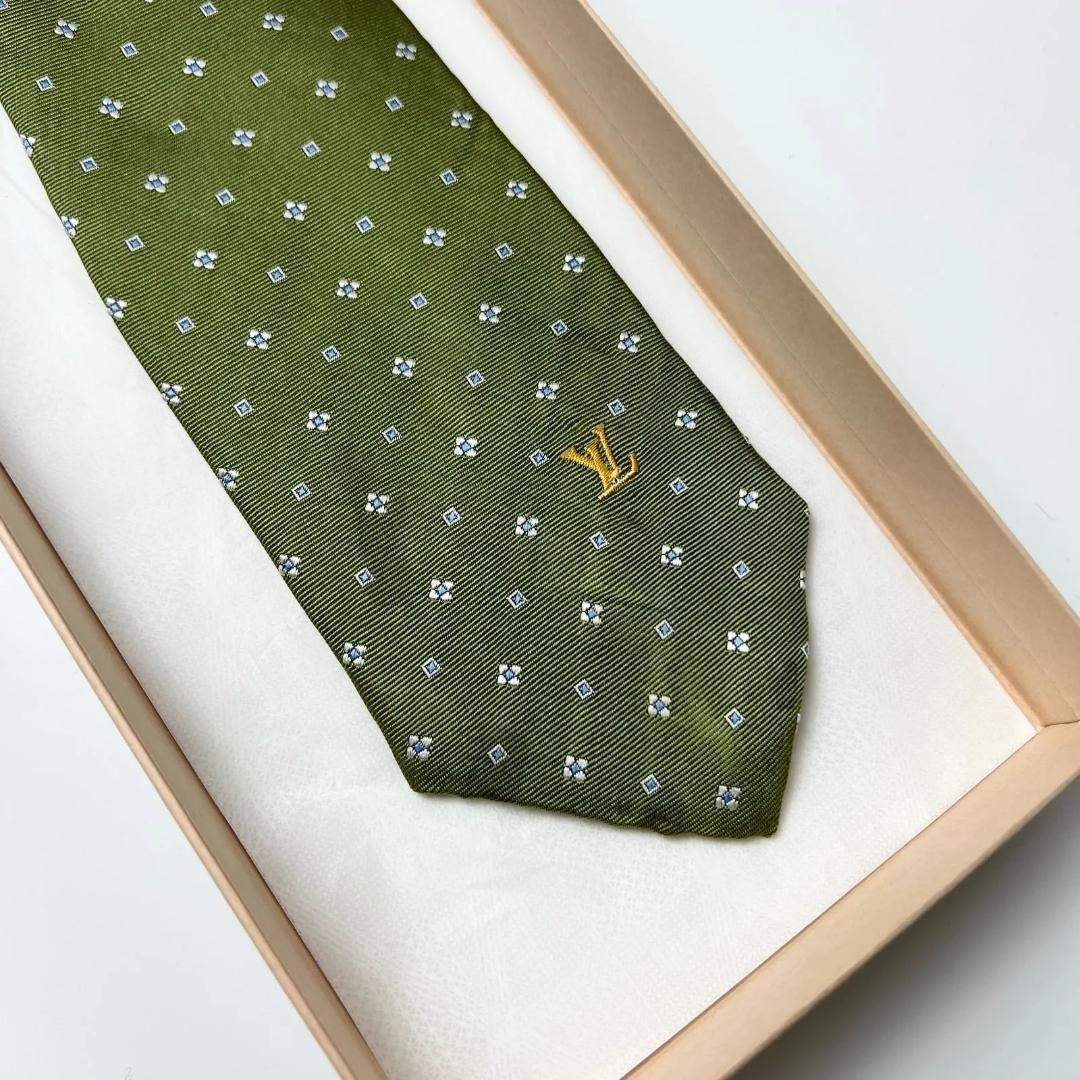 Louis Vuitton Tie 100% Silk Green Floral LV Other 3.4 inches From Japan thumbnail 17