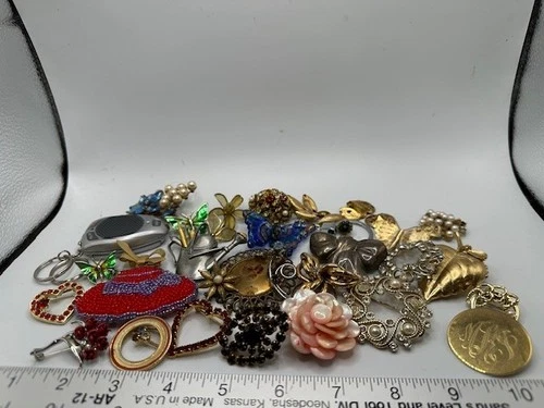 Lot Vtg & Modern BROOCH Pins Costume Jewelry Parts AS IS Craft Art Repurpose