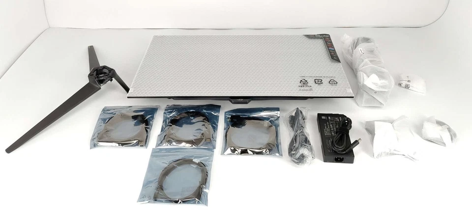 OLED-Monitor Asus ROG Swift PG32UCDP 31,5" 4K 240 Hz oder FHD 480 Hz - Bild 2 von 4