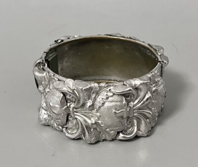 Whiting Davis Vintage Silver Tone Repoussé Hinged Cuff Bracelet Victorian  Goth