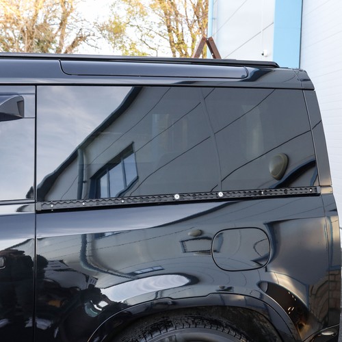Black Utility side rail LEFT for Land Rover New Defender L663 90 track locking - 第 2/9 張圖片