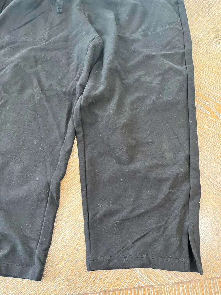 Calça Capri St John's Bay nova com etiquetas bolsos preta cintura média 32” costura interna 20” - Imagem 4 de 4