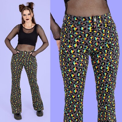 RUN AND FLY grau Regenbogen Leopardenmuster Glockenboden Schlagjeans Schlaghose