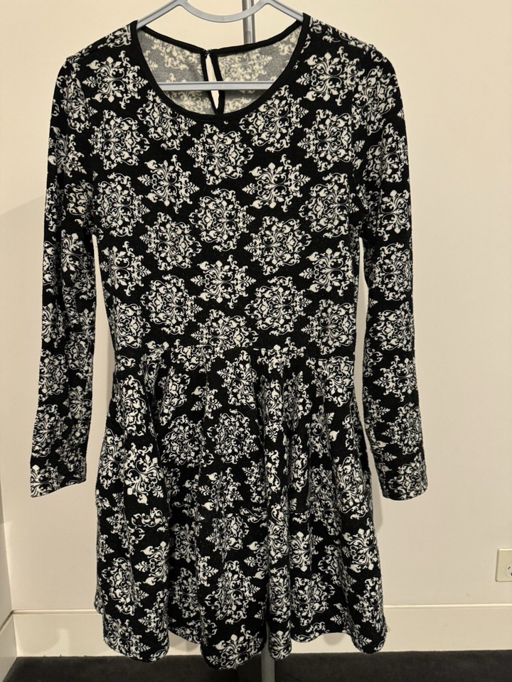 Sz M Black White Paisley Long Sleeve Fit & Flare Mini Dress 