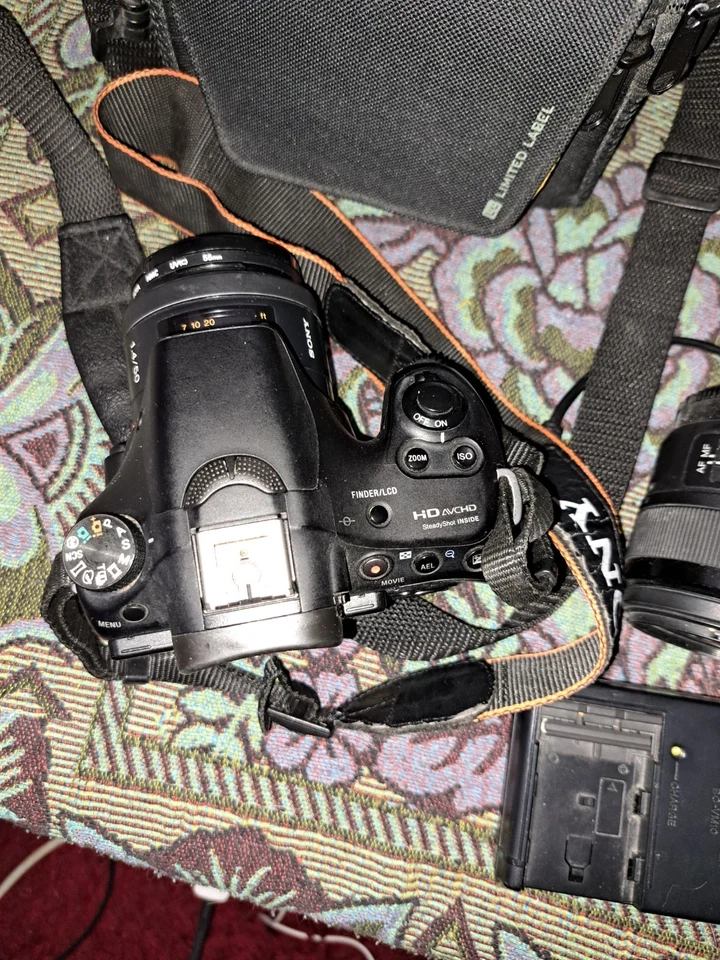Sony Alpha 58, photo 2 of 5