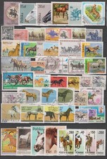 Lot de 49 timbres thématique chevaux tous différents majorité oblitérés