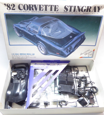 Corvette Stingray 1:24 - ARII Bausatz   1:24 - in OVP  # 1940