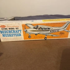 Vtg. Guillows Balsa Model Airplane Flying Kit #308 Beechcraft Musketeer 1970 USA