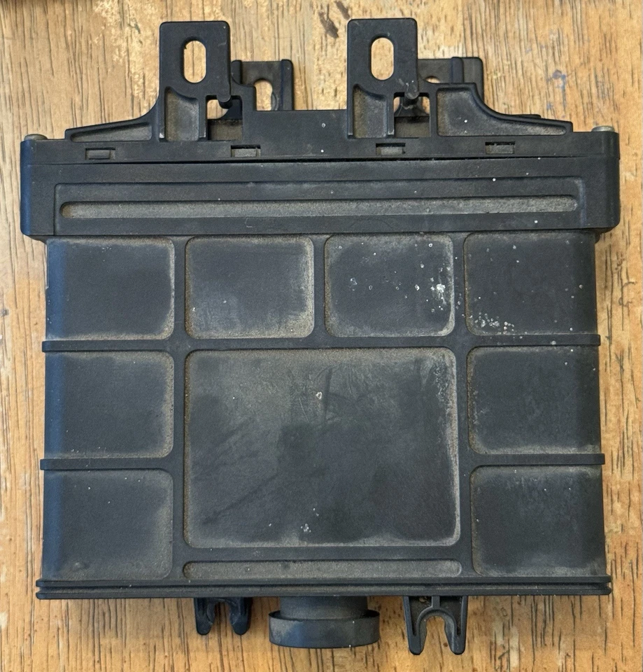 03-05 ORDENADOR TRANSMISIÓN VW JETTA/GOLF/ESCARABAJO 2.0L A/T TCM 01M 927 733 MG Foto 2 de 4