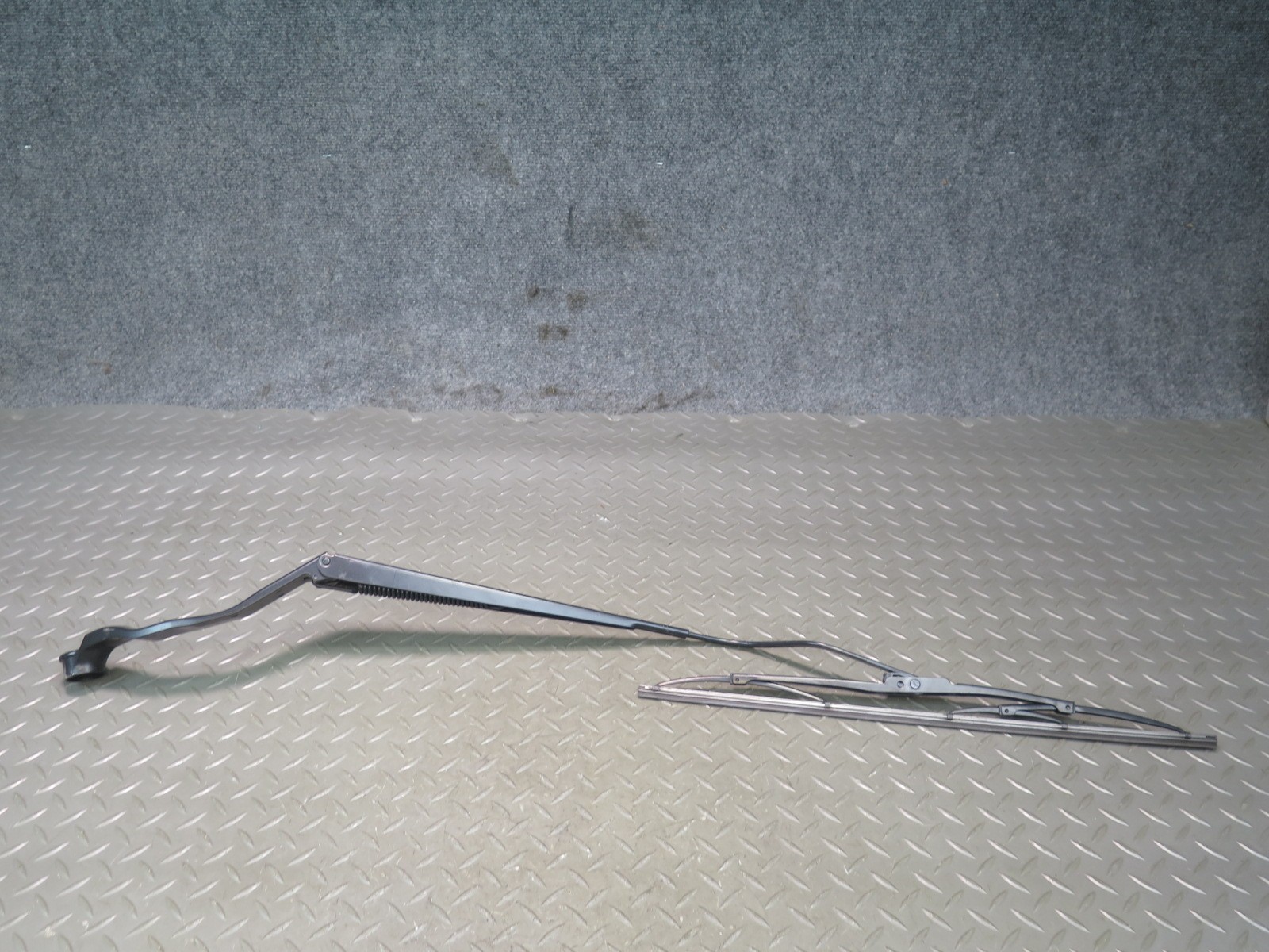 2008-2019 MASERATI GRANTURISMO M145 FRONT LEFT & RIGHT WIPER ARM SET OF 2