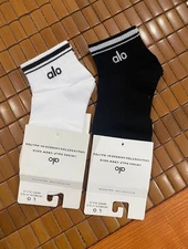Alo Yoga Crew Socks 2-Pack White & Black - Unisex NWT
