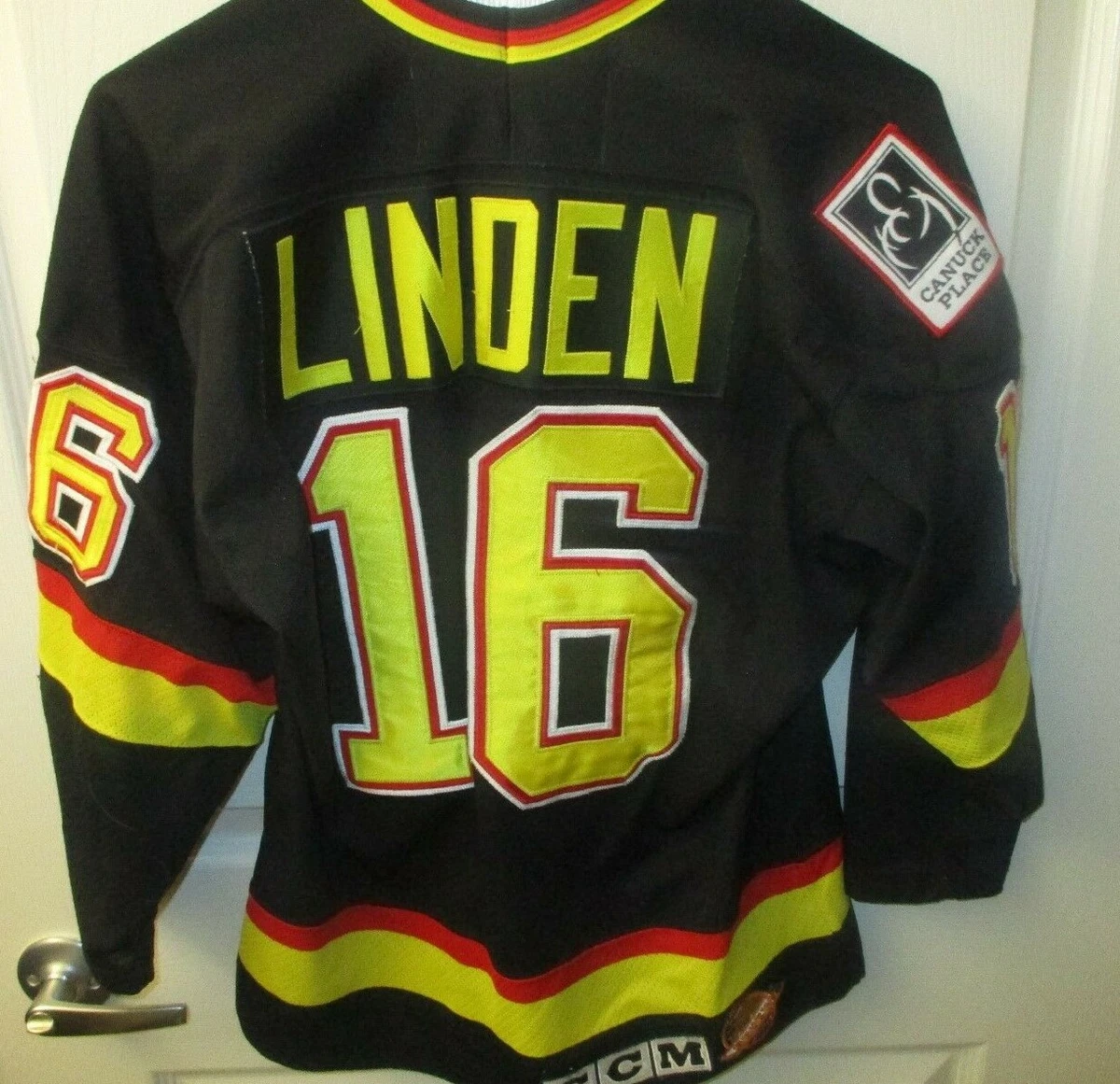 vntg authenthic CCM trevor linden vancouver canucks jersey maska boys L-XL