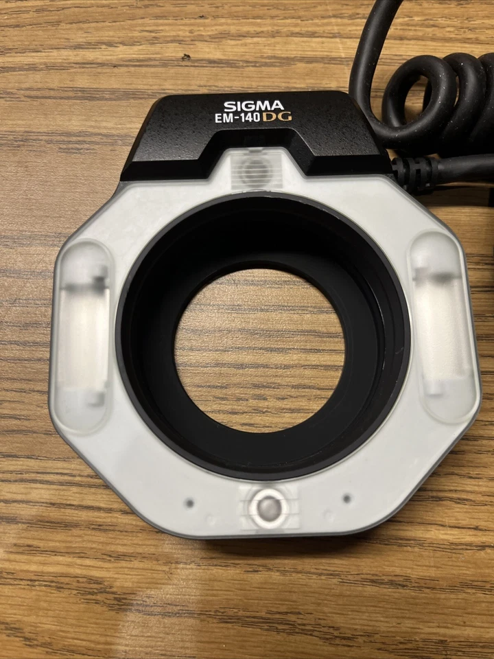 Sigma EM-140 DG Ring Light/Macro Flash for Nikon - Image 2 of 4