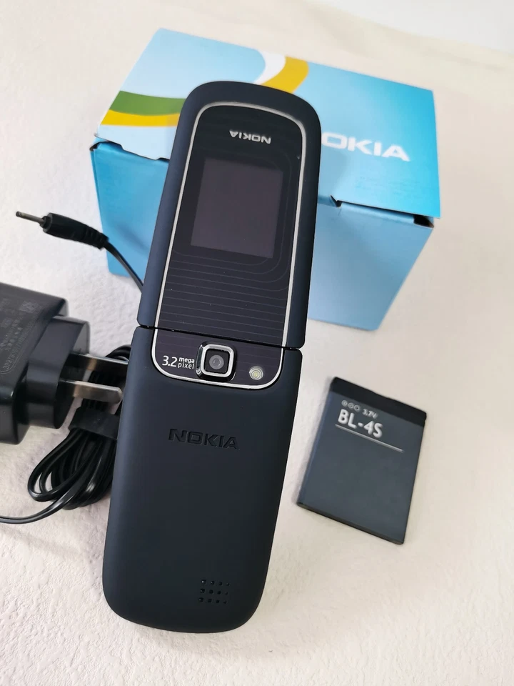 Unlocked Nokia 3710 Fold Mobile Phone - Image 4 of 4