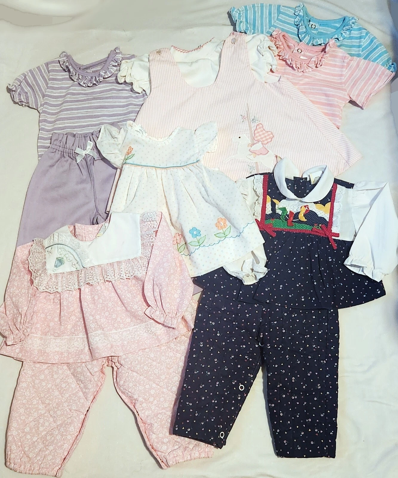 Baby girl clothes, size new born to 12 months - 25 pieces Great Condition!